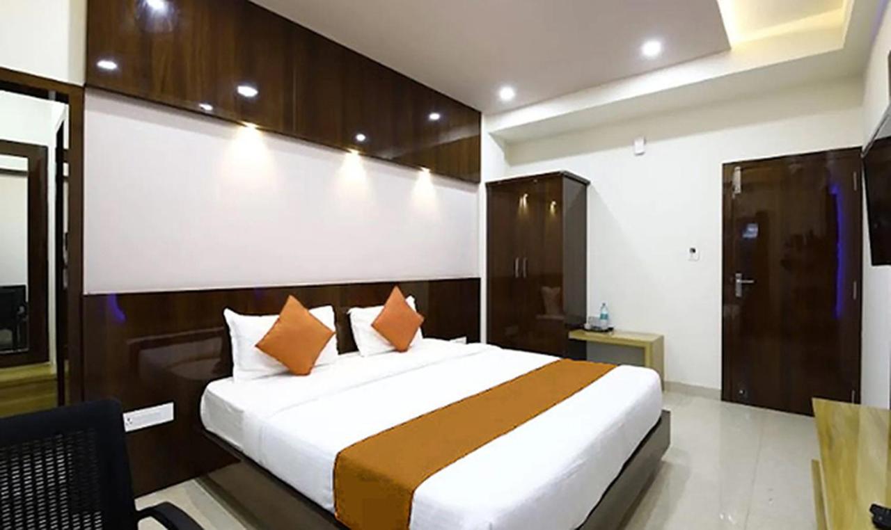 Fabhotel Royal Blue Meridian Inn Bangalore Exterior photo